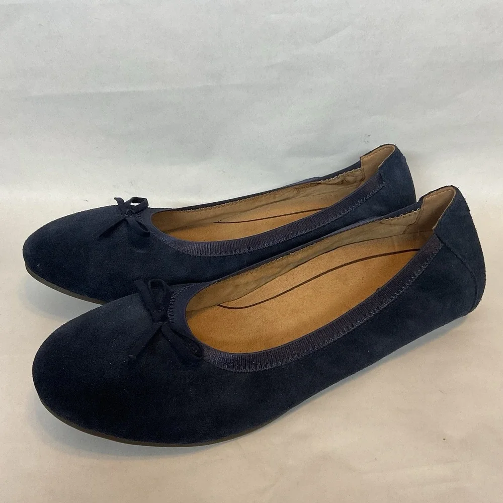Vionic #womensshoes #sliponflats worn